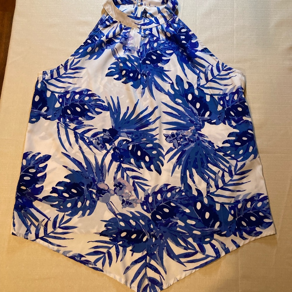 Life style A lined halter style shirt. Size PS